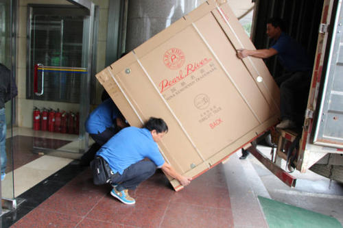 温泉钢琴贵重工艺品无忧运